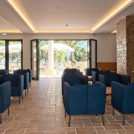 Great 2 Bedroom With Pool And Wifi Lägenhet